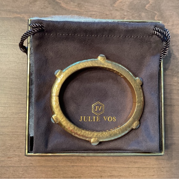 JULIE VOS Catalina Stone Hinge Bangle in Mother of Pearl - Picture 5 of 7